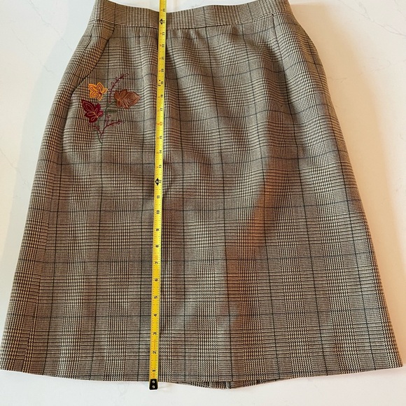 Vintage Harve Bernard Wool Plaid Midi Embroidered Brown Skirt Size 8 - Picture 6 of 9